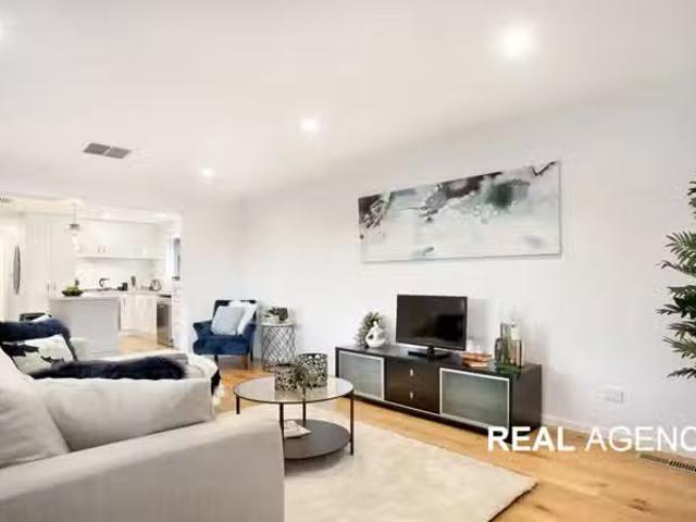 Nice 3 BR 1/14 Greystoke Court, Berwick, VIC 3806