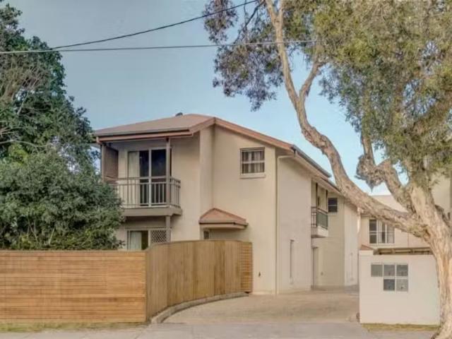 Unique 3 BR 1/177 Riding Road, BALMORAL Townhouse for rent Li.