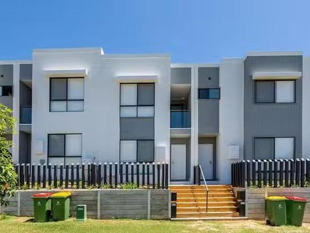 Deal! 3 BR 119 Panorama Circuit, Ripley, QLD 4306