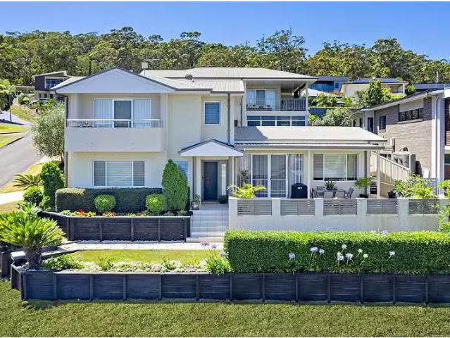Just in! 3 BR 11 Seagrass Circuit, CORLETTE House for rent Li.