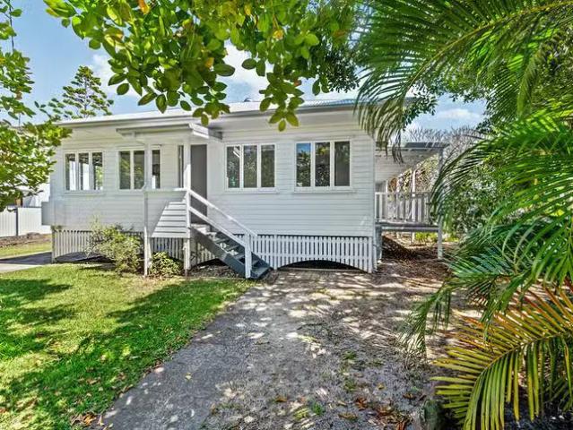 Cheap 3 BR 122 Landsborough Parade, Golden Beach, QLD 4551