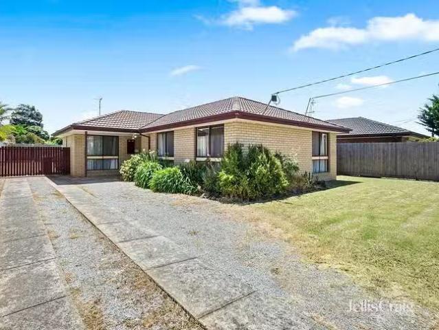 Charming 3 BR 123 Mossfiel Drive, Hoppers Crossing, VIC 3029