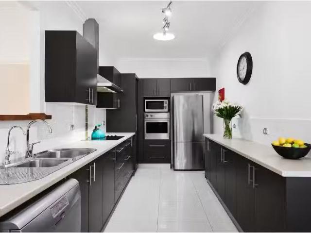 Charming 3 BR 124 Avoca Drive, GREEN POINT House for rent Lis.