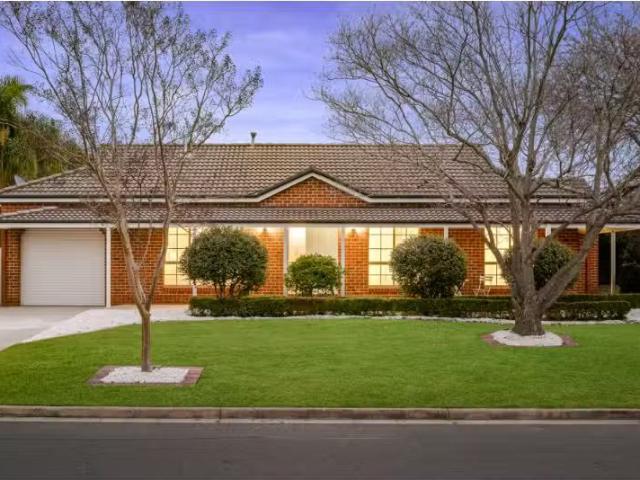 Charming 3 BR 125 Benyon Street, EAST ALBURY House for rent L.
