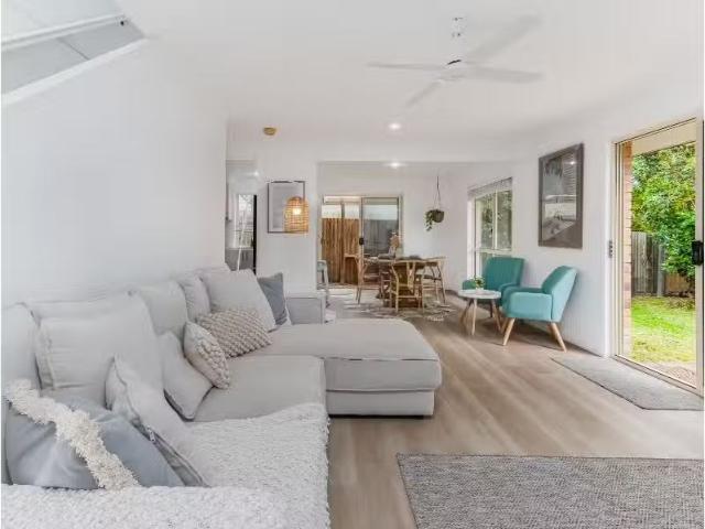 For Rent! 3 BR 1/2 Seabrae Court, Pottsville Apartment for ren.