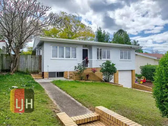 Cheap 3 BR 17 Quill Street, Stafford Heights, QLD 4053