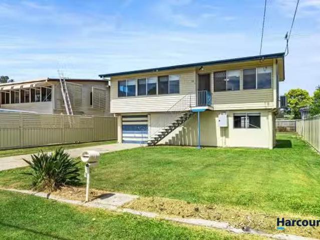 Charming 3 BR 14 Bremen Street, HEMMANT, QLD 4174 House for.