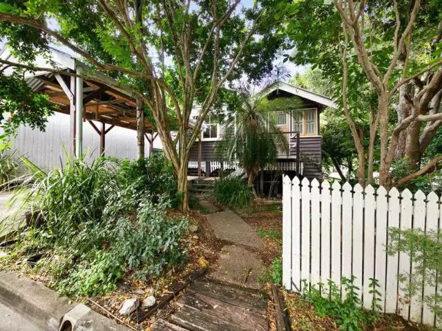 Unique 3 BR 153 Venner Road, FAIRFIELD, QLD 4103 House for R.