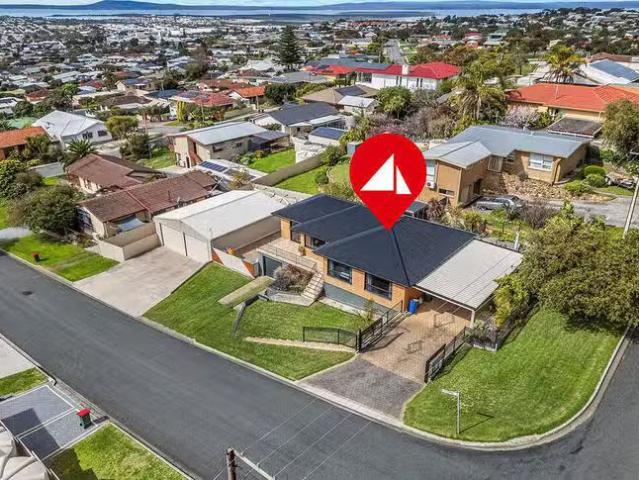 Cheap 3 BR 16 Walkley Road, Port Lincoln, SA 5606