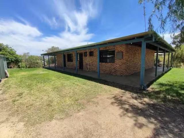 Unique 3 BR 16 Zenner Place, Binningup, WA 6233