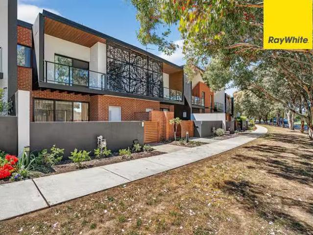 Cheap 3 BR 17/1 Rowland Rees Crescent, Greenway, ACT 2900