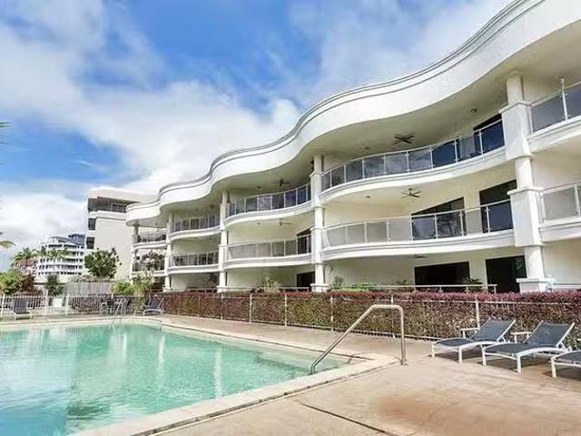 Charming 3 BR 17/285 291 Esplanade, Cairns North, QLD 4870