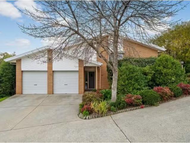 Just in! 3 BR 17/41 Ebenezer Street, BONYTHON House for rent.