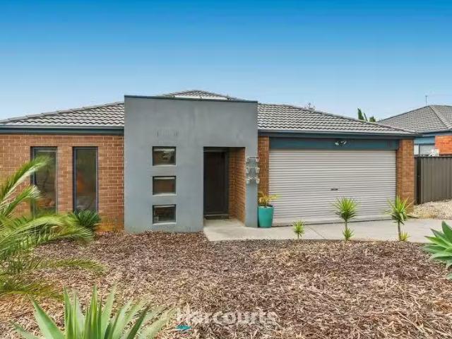 Unique 3 BR 18 Ivory Drive, Pakenham, VIC 3810 House for Rent
