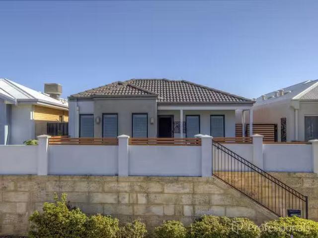 Deal! 3 BR 19 Ladywell Crescent, Butler, WA 6036