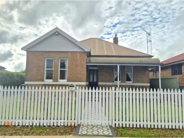 For Rent! 3 BR 19 Prince Street, Orange House for rent Listed.
