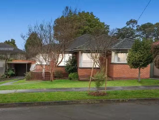 Rental! 3 BR 1 Delatite Court, Vermont, VIC 3133