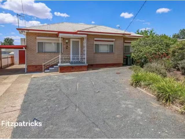 Rental! 3 BR 1 Killara Avenue, Mount Austin House for rent Li.