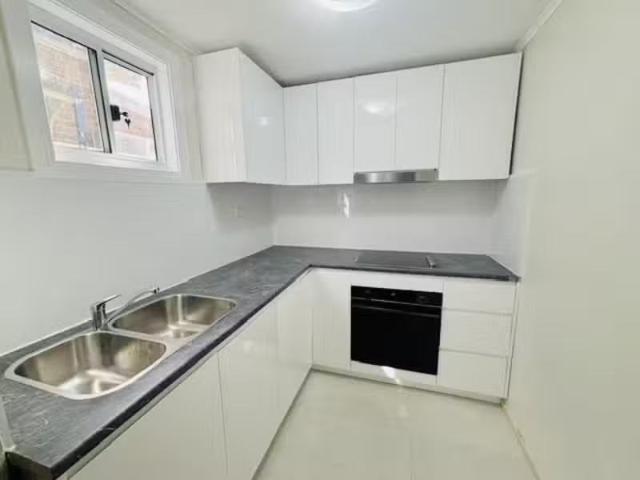 Cozy 3 BR 23 Gilba Road, Pendle Hill House for rent Listed by.