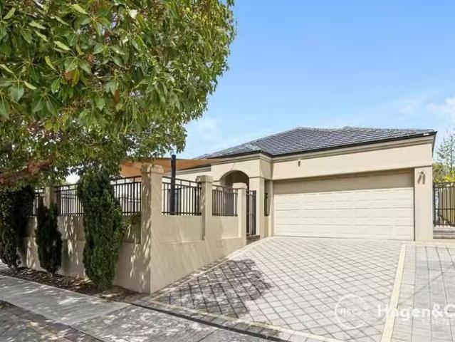 Deal! 3 BR 23A Fermaner Street, Karrinyup, WA 6018