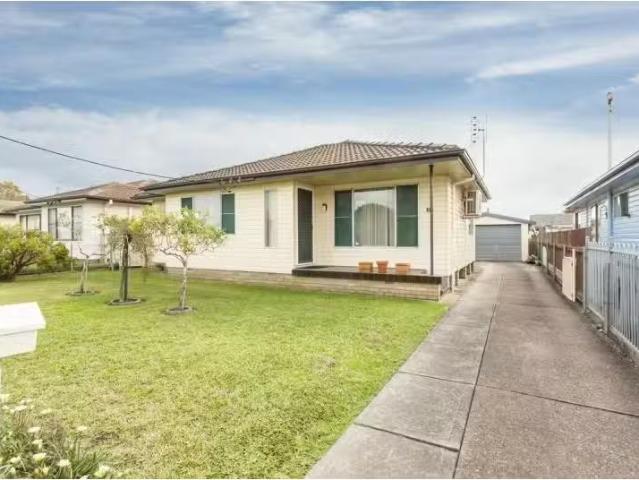 Deal! 3 BR 20 Ibis Parade, Woodberry House for rent Listed by.