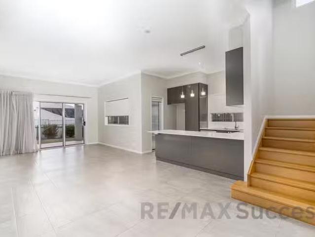 Unique 3 BR 2/11A Pelican Drive, Rangeville, QLD 4350