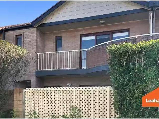 Rental! 3 BR 2/22 Patrick Street, Merewether Townhouse for ren.