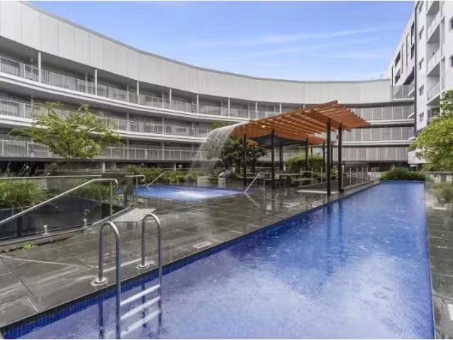Cheap 3 BR 227/325 Anketell Street, Greenway Apartment for ren.