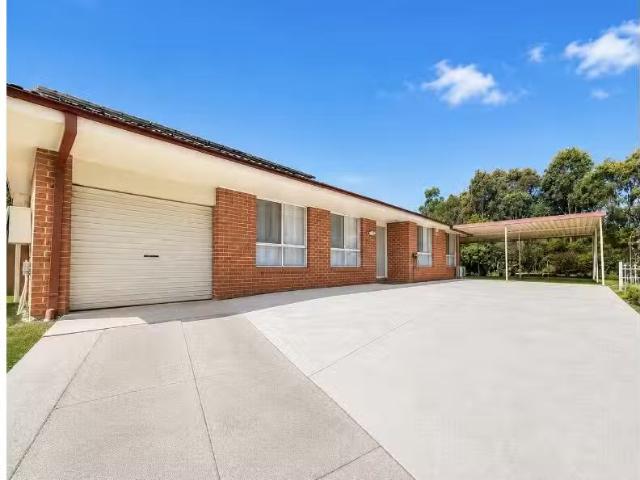 Cozy 3 BR 22 Agrafe Place, Minchinbury House for rent Listed.