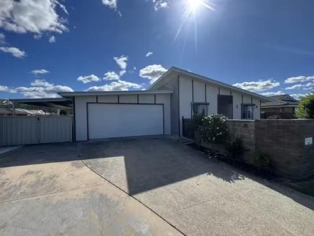 Deal! 3 BR 22 Bluehaven Drive, OLD BAR Apartment for rent Lis.