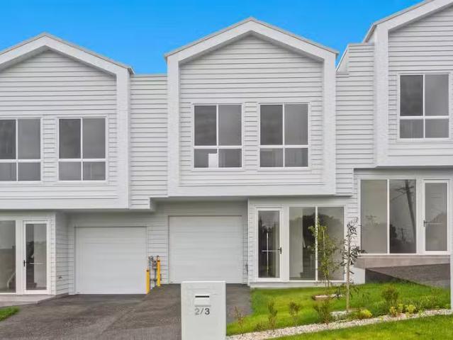 Charming 3 BR 2/33 Lassig Avenue, MOUNT WARRIGAL, NSW 2528 H.