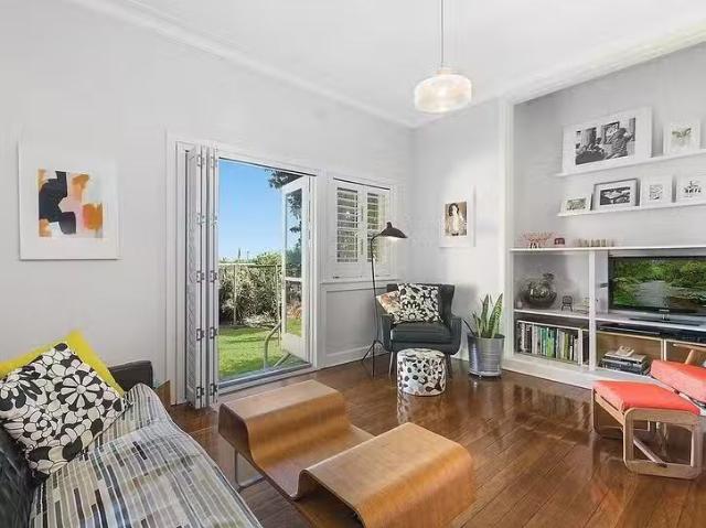 For Rent! 3 BR 2/34 Forest Road, Arncliffe, NSW 2205