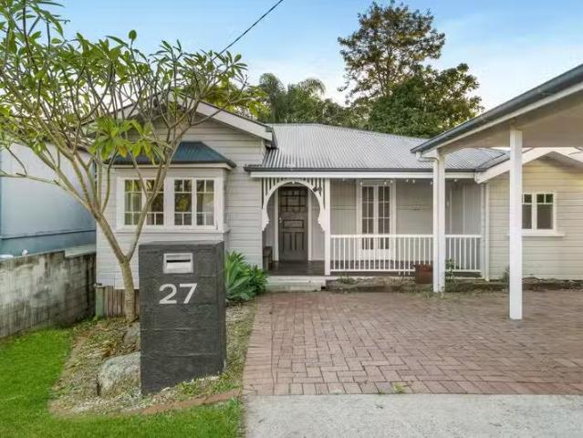 Just in! 3 BR 27 Fewings Street, TOOWONG, QLD 4066 House for.