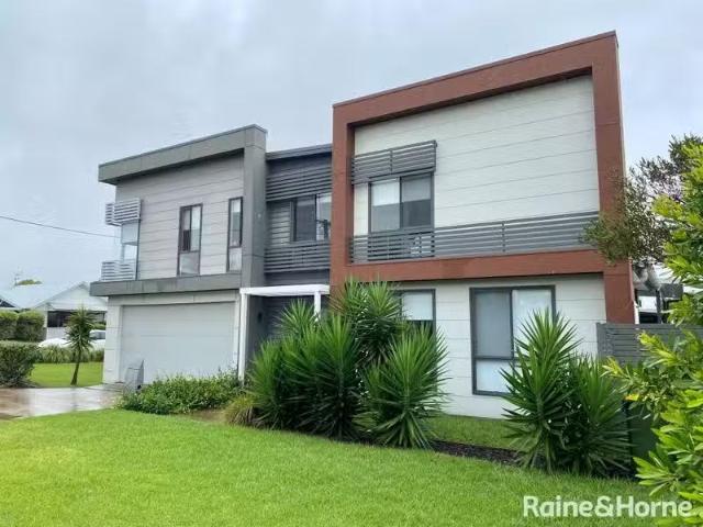 New 3 BR 27A Margaret Street, WARNERS BAY Townhouse for rent.
