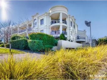 Unique 3 BR 24/15 Fitzroy Street, Forrest Apartment for rent.