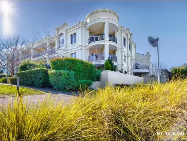 Cheap 3 BR 24/15 Fitzroy Street, Forrest Apartment for rent L.