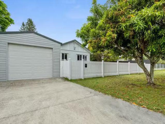 Charming 3 BR 24 Clewitt Street, Zillmere, QLD 4034