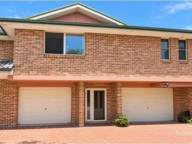 Deal! 3 BR 2/4 Havenview Road, Terrigal Townhouse for rent Li.
