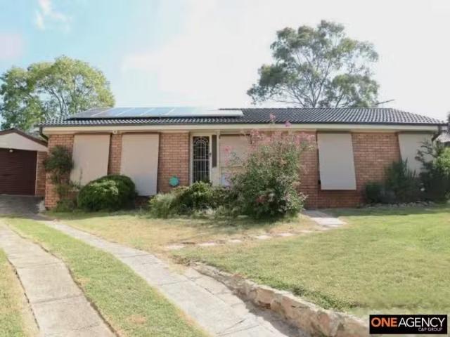 For Rent! 3 BR 25 Weemala Crescent, BRADBURY House for rent L.