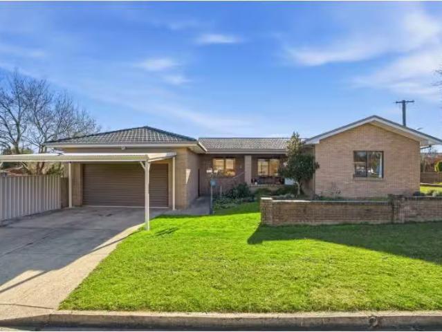Nice 3 BR 25 Paling Street, Orange House for rent Listed by J.