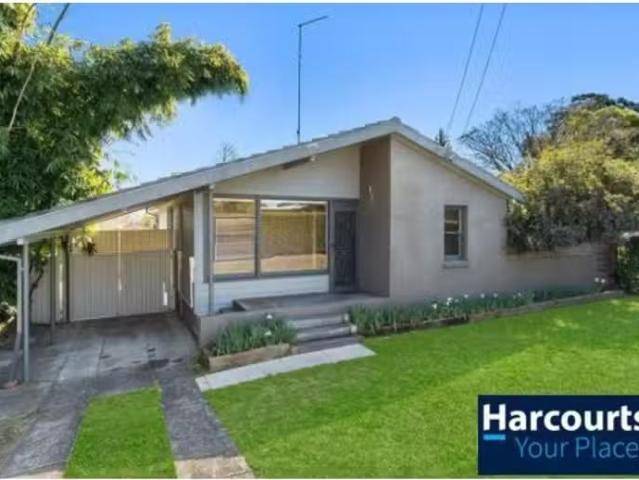 Deal! 3 BR 26 Sunnyside Crescent, NORTH RICHMOND House for ren.