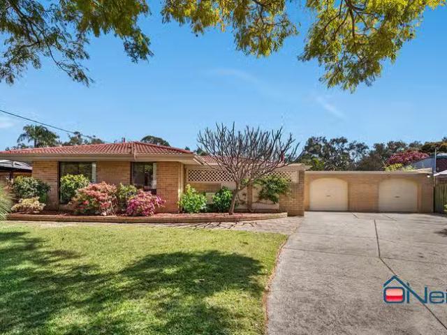For Rent! 3 BR 28 Jannali Way, Armadale, WA 6112