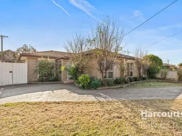 New 3 BR 28 Melaleuca Drive, Thomastown, VIC 3074 House for.