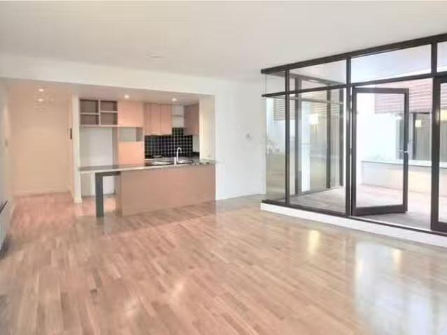 New 3 BR 2/94 Dudley Street, West Melbourne, VIC 3003