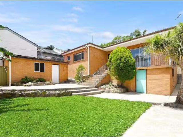 Nice 3 BR 297A Norton Street, LILYFIELD House for rent Listed.