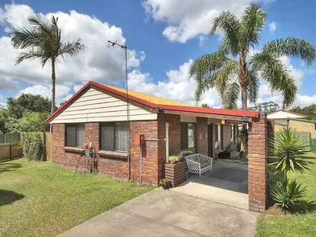 Cozy 3 BR 2/9 Canopus Court, Kingston, QLD 4114