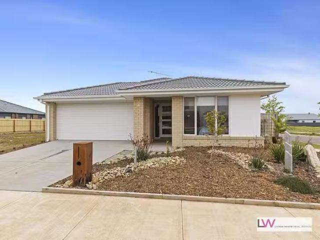 Charming 3 BR 2 Devenish Way, St Leonards, VIC 3223