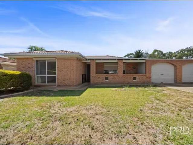 Just in! 3 BR 2 Kobi Pl, Glenfield Park House for rent Listed.