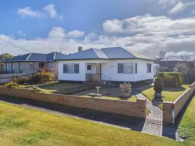 Rental! 3 BR 2 Scott Street, Cobden, VIC 3266