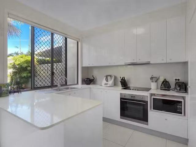 Nice 3 BR 3/115 Terrace Street, NEW FARM Townhouse for rent L.